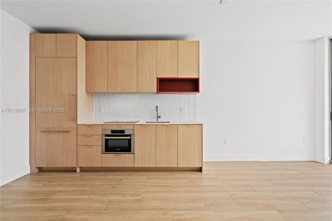 For Sale: $1,200,000 (2 beds, 2 baths, 883 Square Feet)