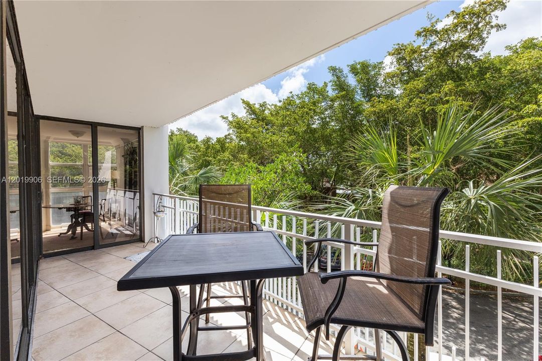 For Sale: $399,995 (2 beds, 2 baths, 1538 Square Feet)