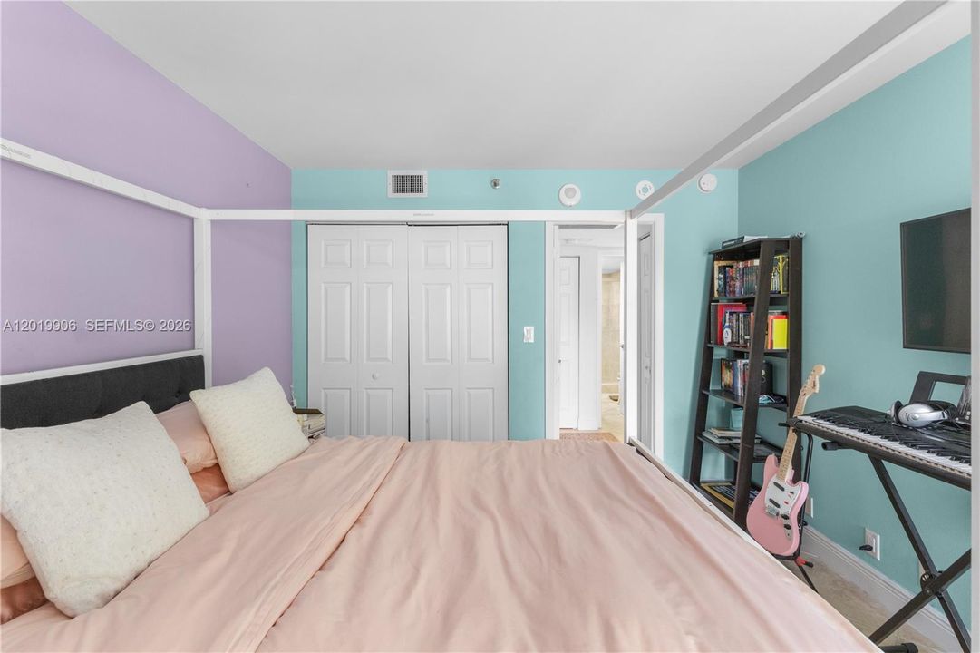 For Sale: $399,995 (2 beds, 2 baths, 1538 Square Feet)