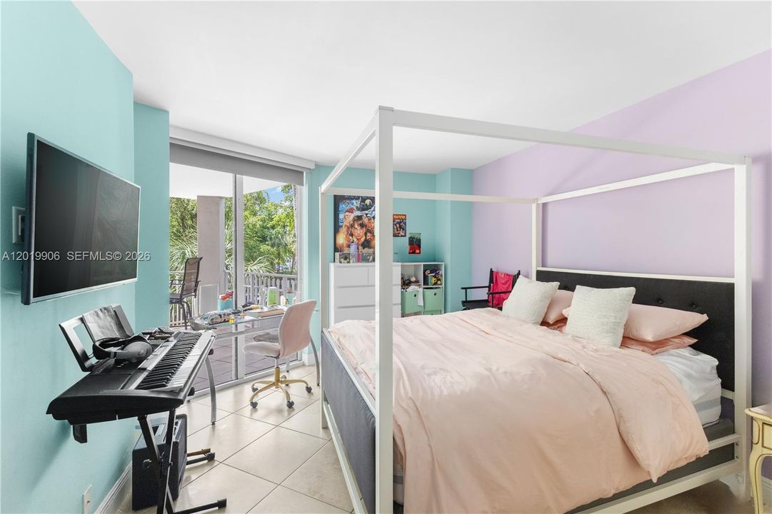 For Sale: $399,995 (2 beds, 2 baths, 1538 Square Feet)