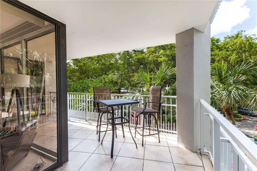 For Sale: $399,995 (2 beds, 2 baths, 1538 Square Feet)
