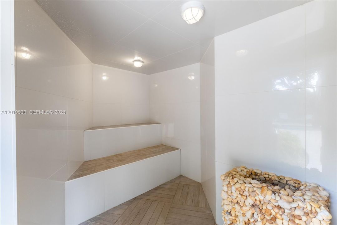 For Sale: $399,995 (2 beds, 2 baths, 1538 Square Feet)