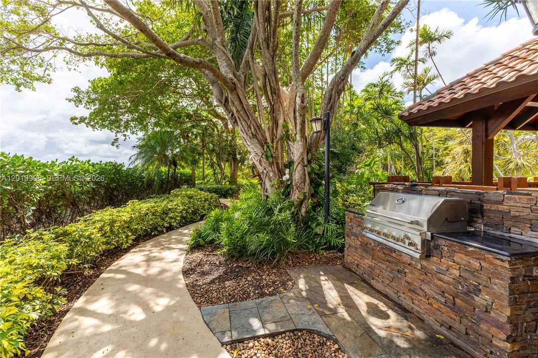 For Sale: $399,995 (2 beds, 2 baths, 1538 Square Feet)