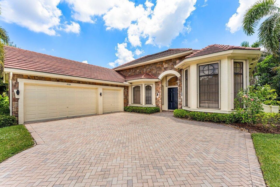 004-3592CollonadeDrive-Wellington-FL-334