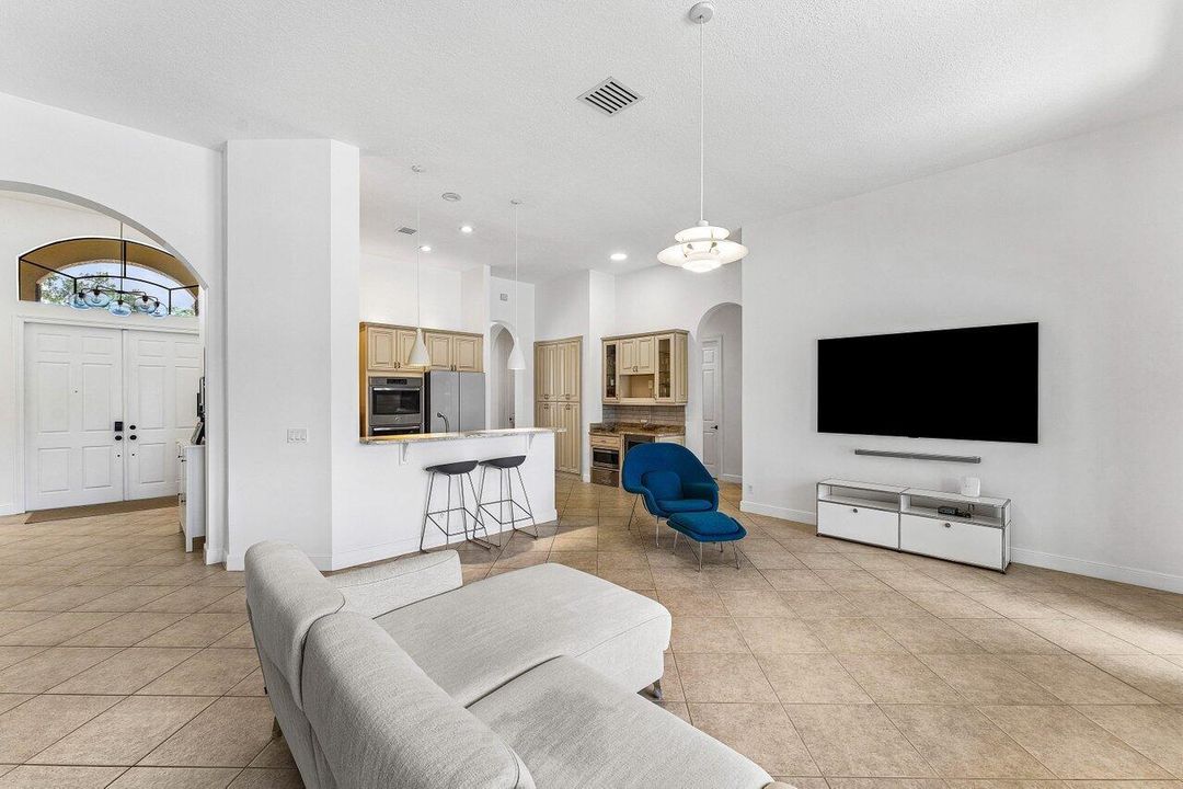 009-3592CollonadeDrive-Wellington-FL-334