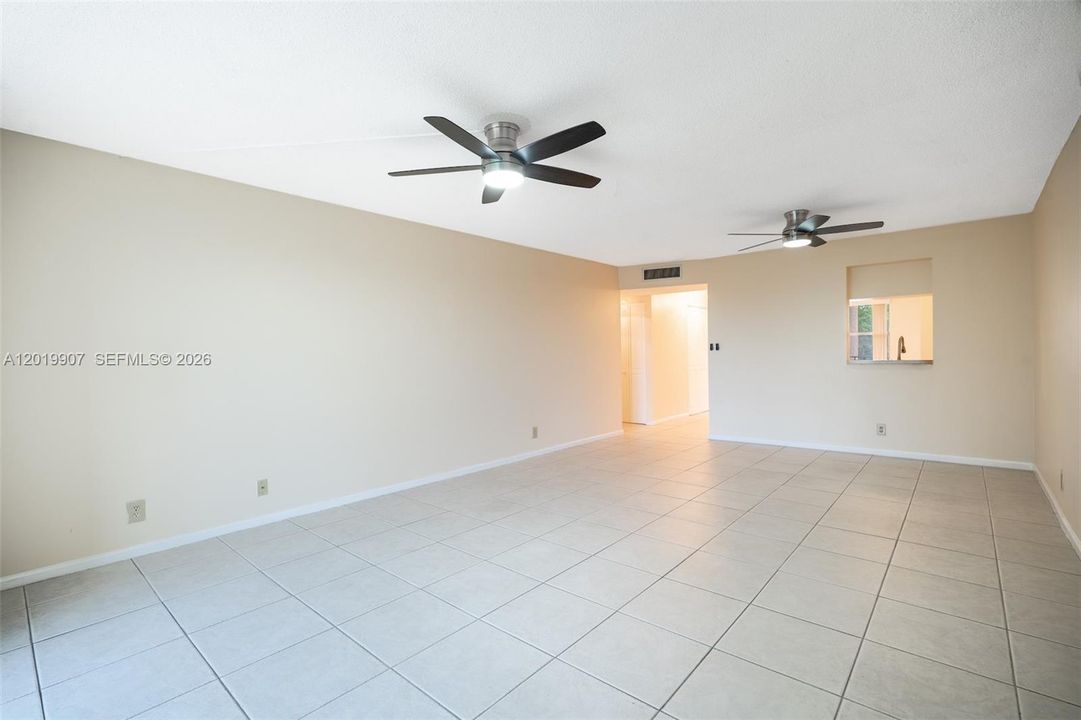 For Rent: $1,500 (1 beds, 2 baths, 960 Square Feet)