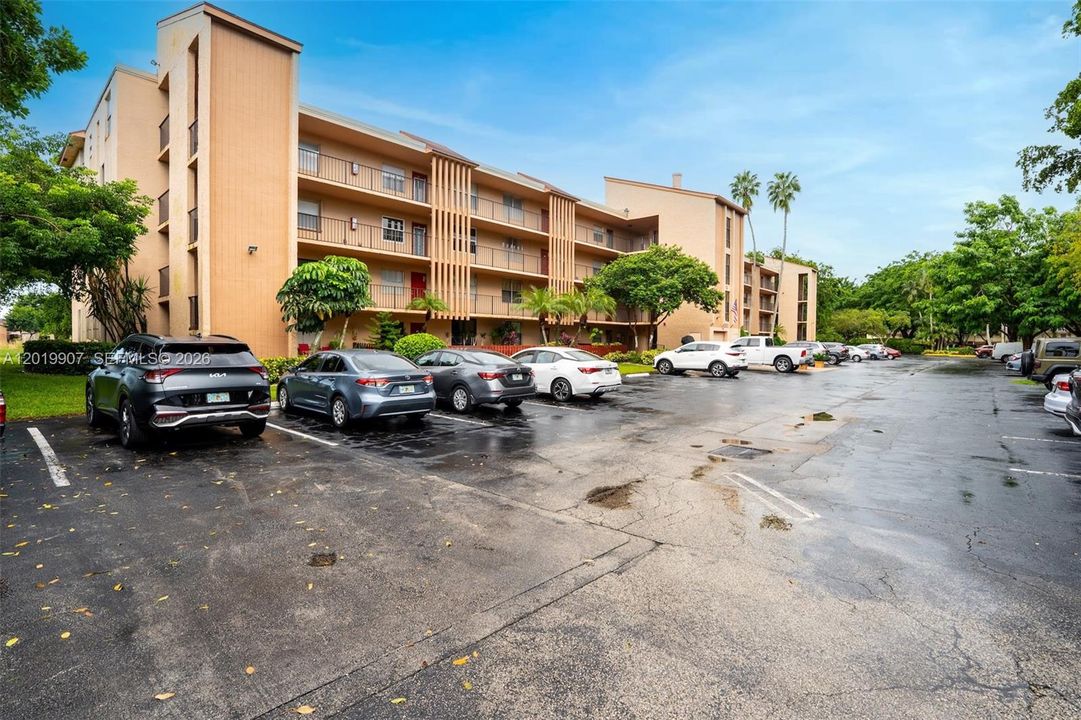 For Rent: $1,500 (1 beds, 2 baths, 960 Square Feet)