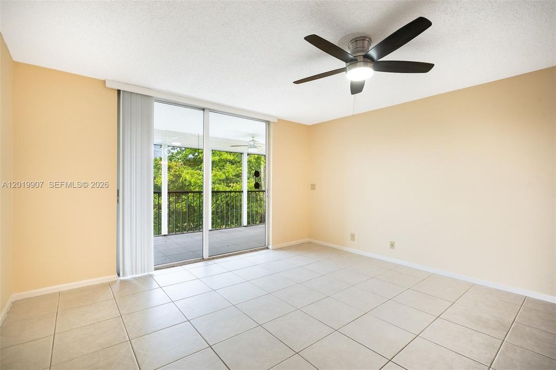 For Rent: $1,500 (1 beds, 2 baths, 960 Square Feet)