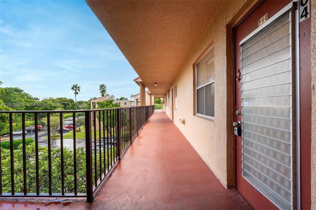 For Rent: $1,500 (1 beds, 2 baths, 960 Square Feet)
