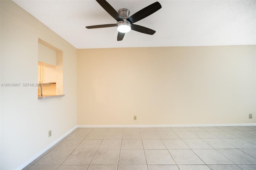 For Rent: $1,500 (1 beds, 2 baths, 960 Square Feet)