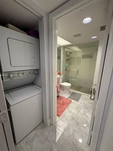 На продажу: $305,000 (2 спален, 2 ванн, 1507 Квадратных фут)