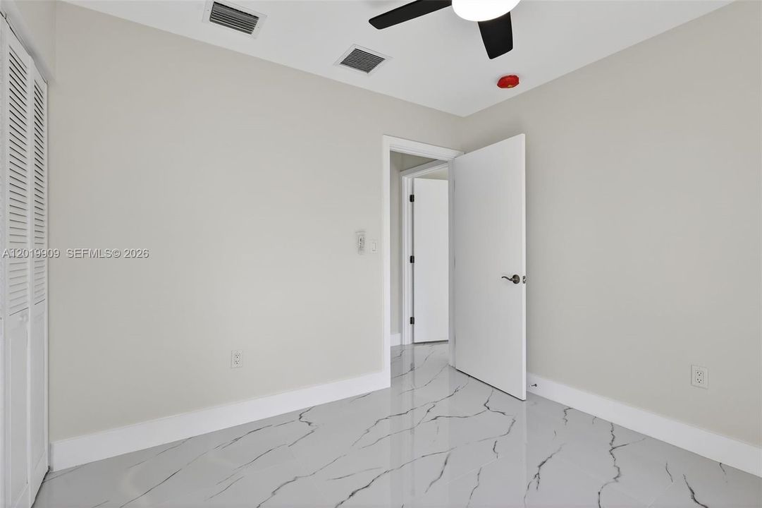 En Venta: $849,000 (3 camas, 2 baños, 1147 Pies cuadrados)