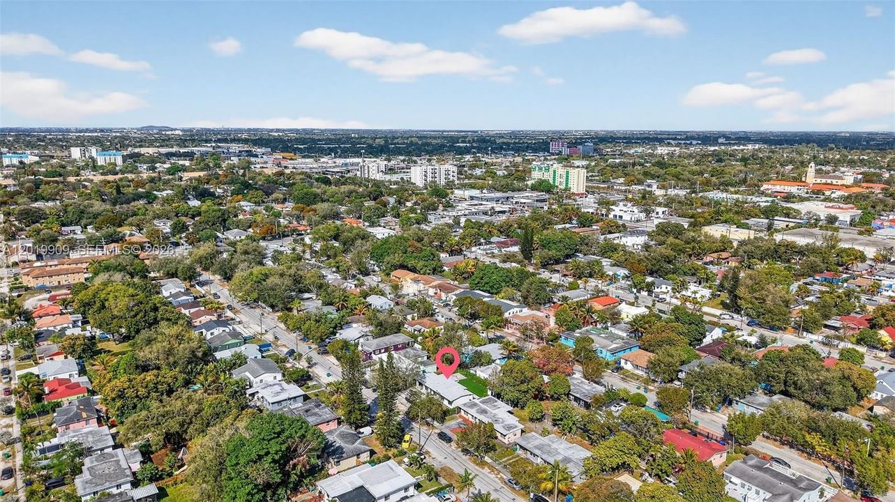 En Venta: $849,000 (3 camas, 2 baños, 1147 Pies cuadrados)