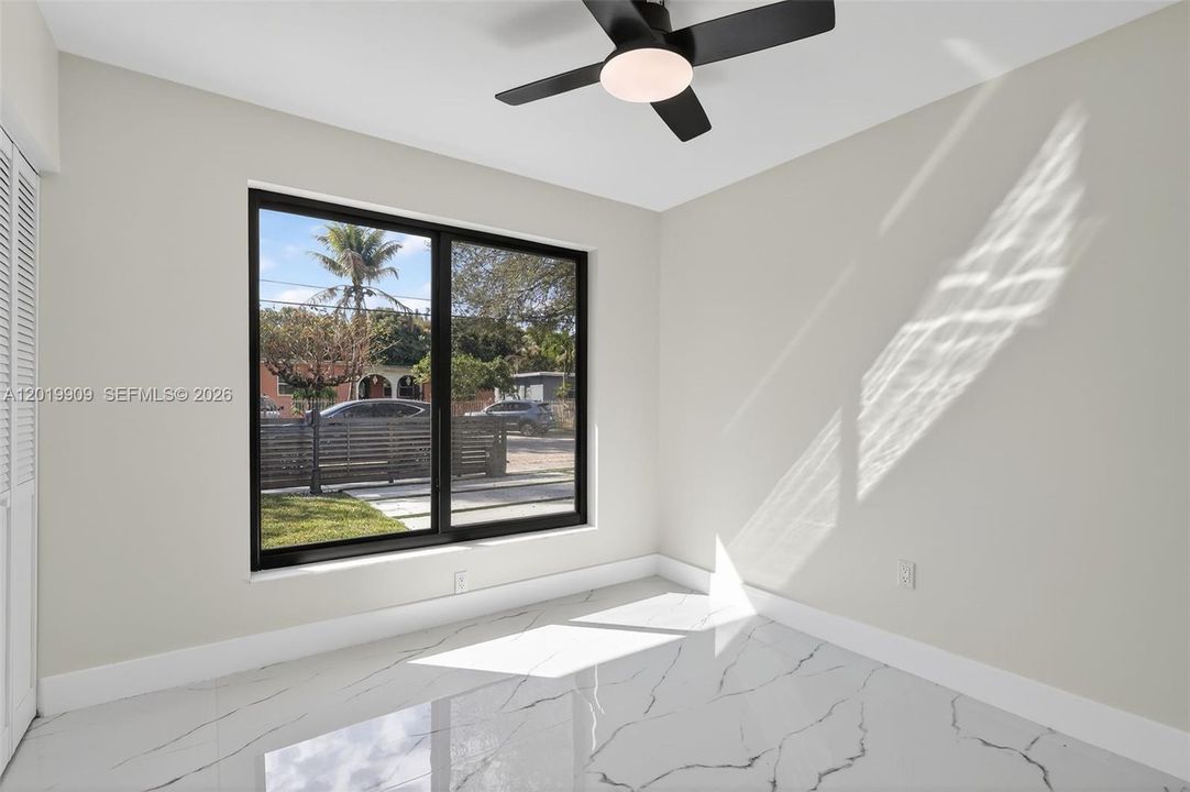En Venta: $849,000 (3 camas, 2 baños, 1147 Pies cuadrados)