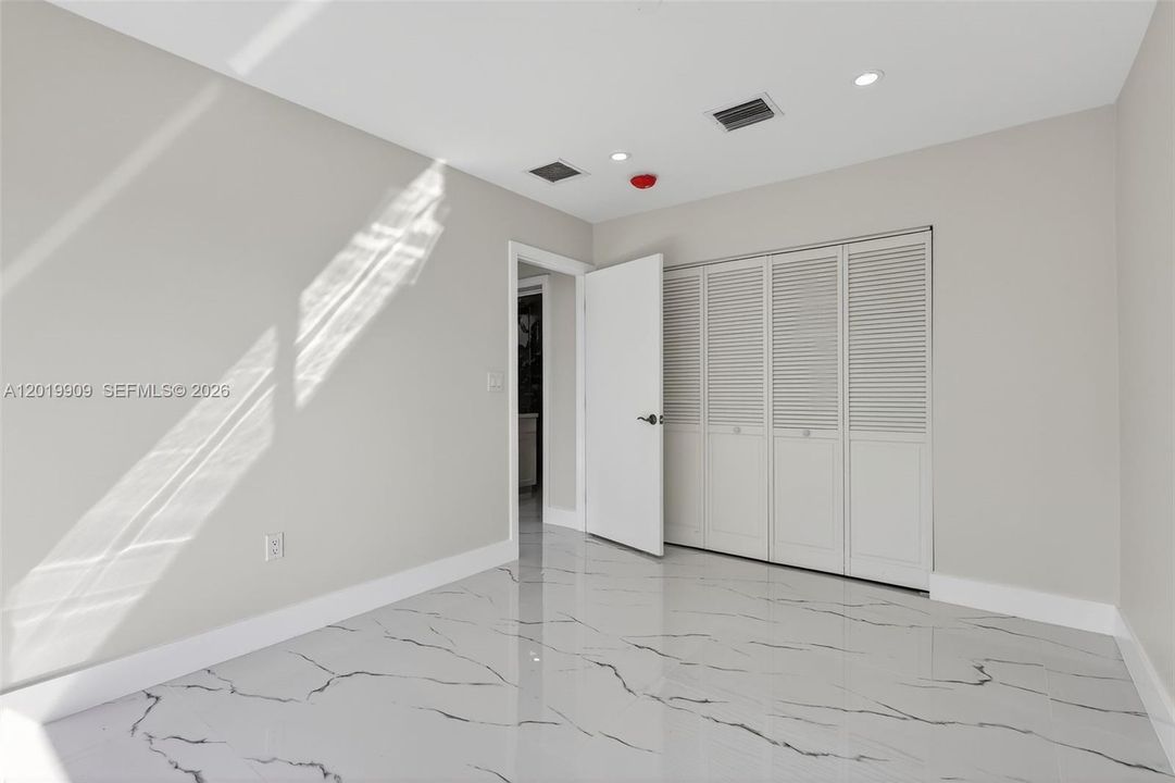 En Venta: $849,000 (3 camas, 2 baños, 1147 Pies cuadrados)