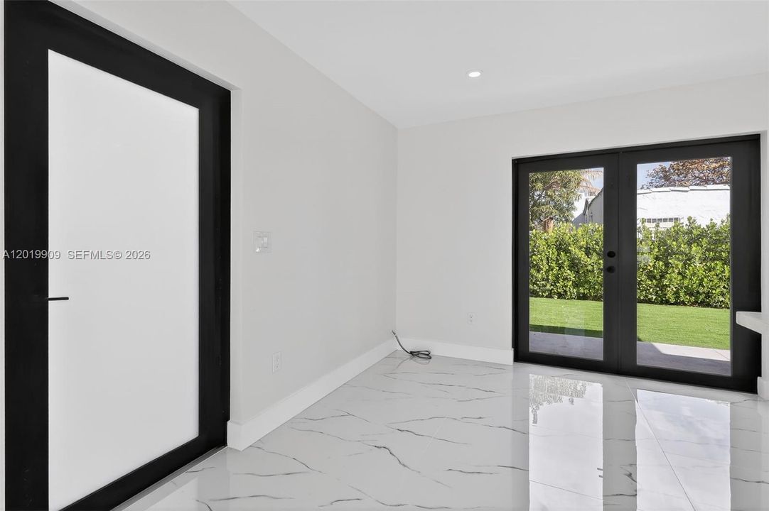 En Venta: $849,000 (3 camas, 2 baños, 1147 Pies cuadrados)