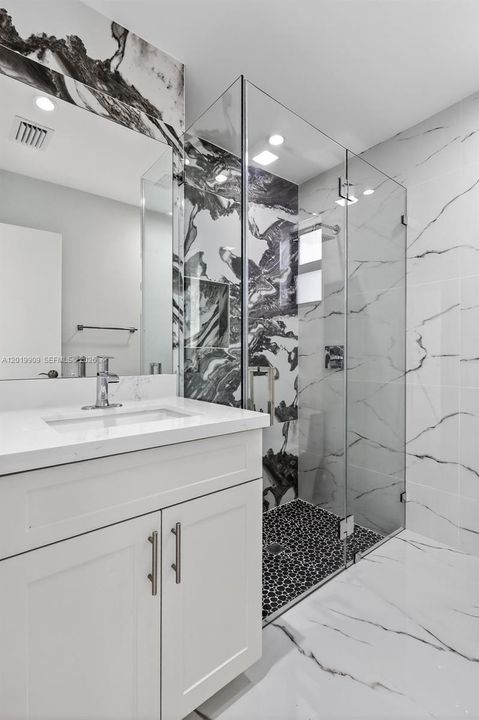 En Venta: $849,000 (3 camas, 2 baños, 1147 Pies cuadrados)
