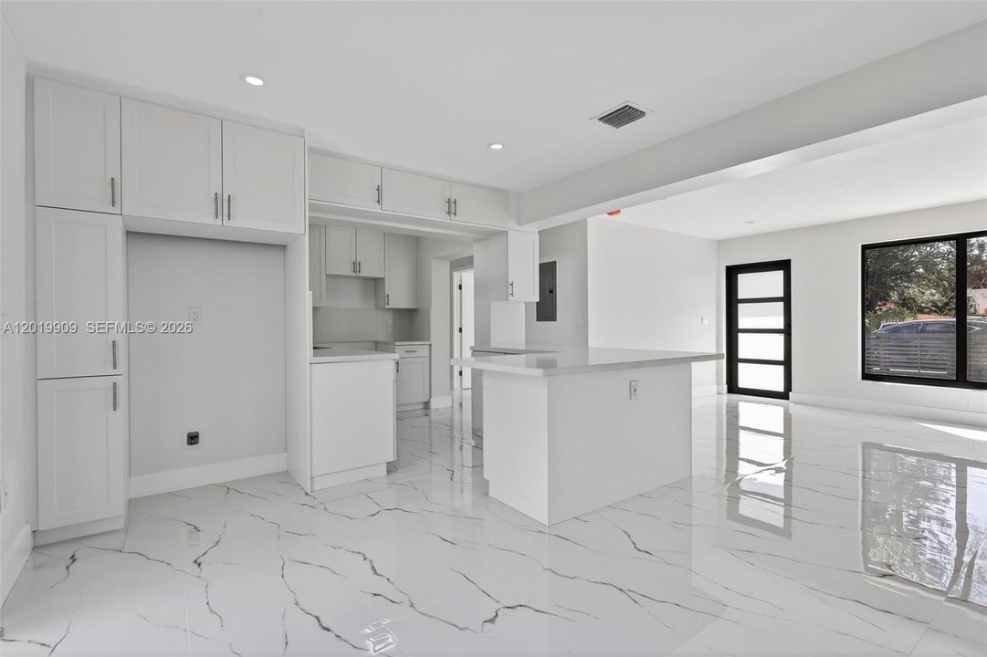 En Venta: $849,000 (3 camas, 2 baños, 1147 Pies cuadrados)
