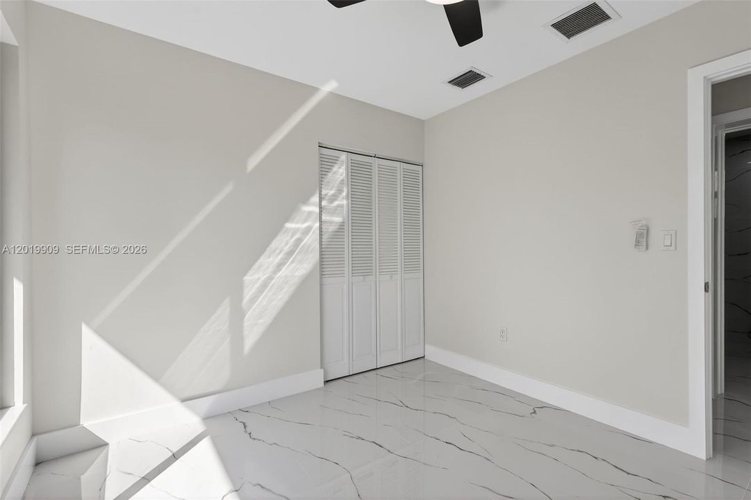 En Venta: $849,000 (3 camas, 2 baños, 1147 Pies cuadrados)