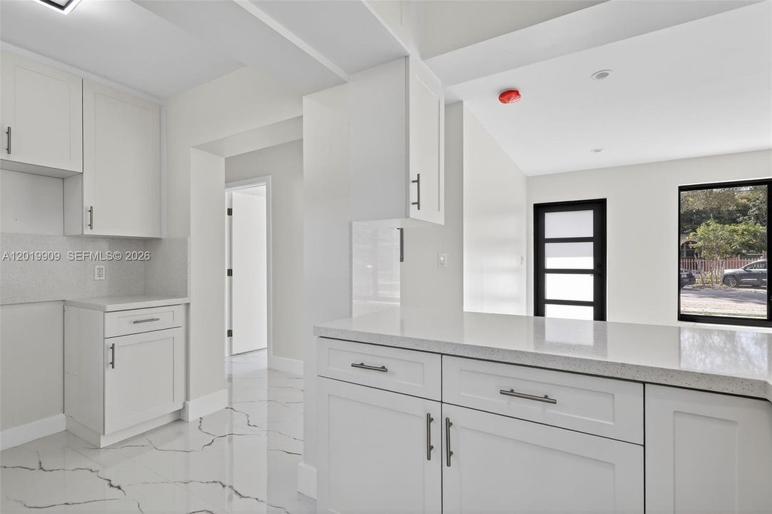 En Venta: $849,000 (3 camas, 2 baños, 1147 Pies cuadrados)