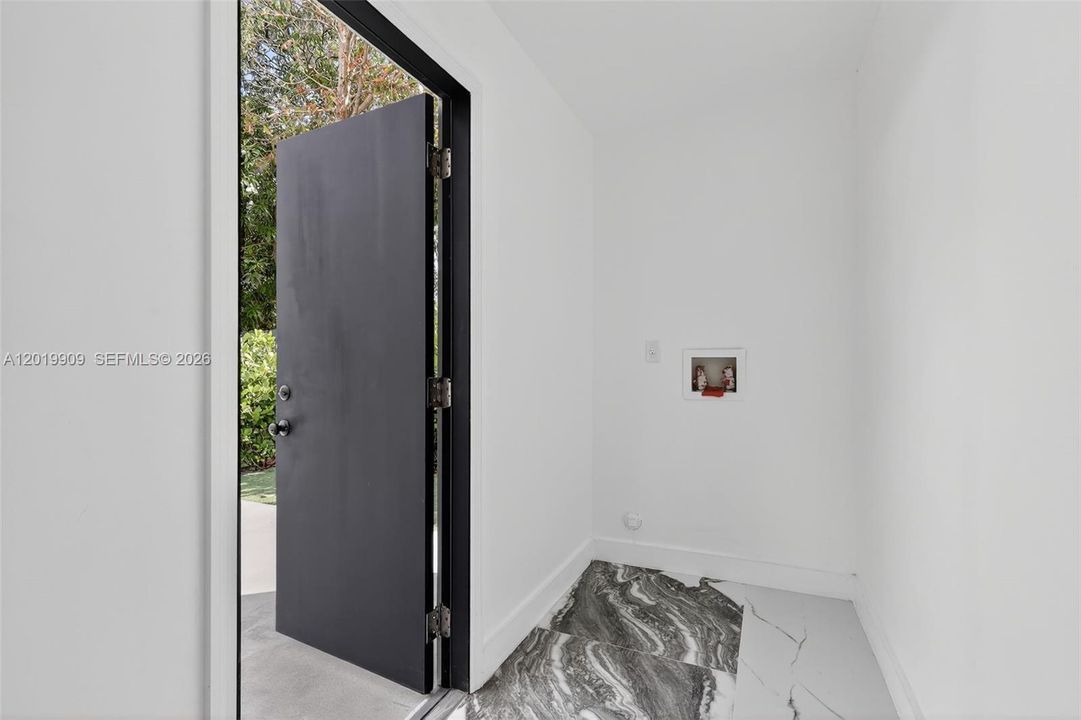 En Venta: $849,000 (3 camas, 2 baños, 1147 Pies cuadrados)