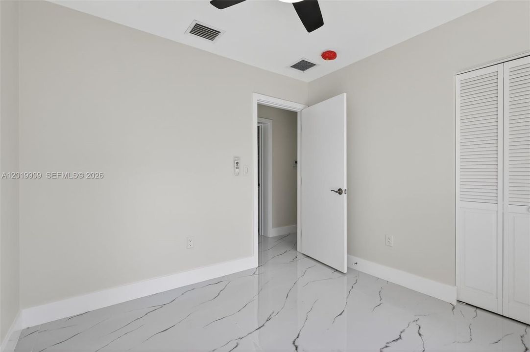 En Venta: $849,000 (3 camas, 2 baños, 1147 Pies cuadrados)