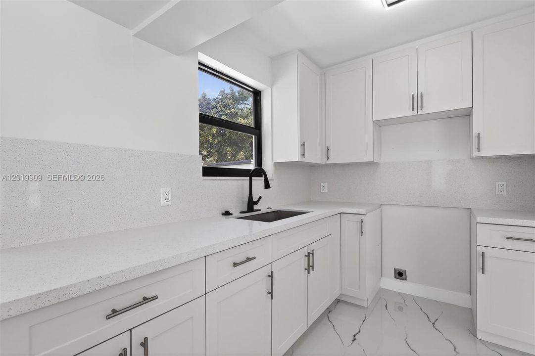 En Venta: $849,000 (3 camas, 2 baños, 1147 Pies cuadrados)
