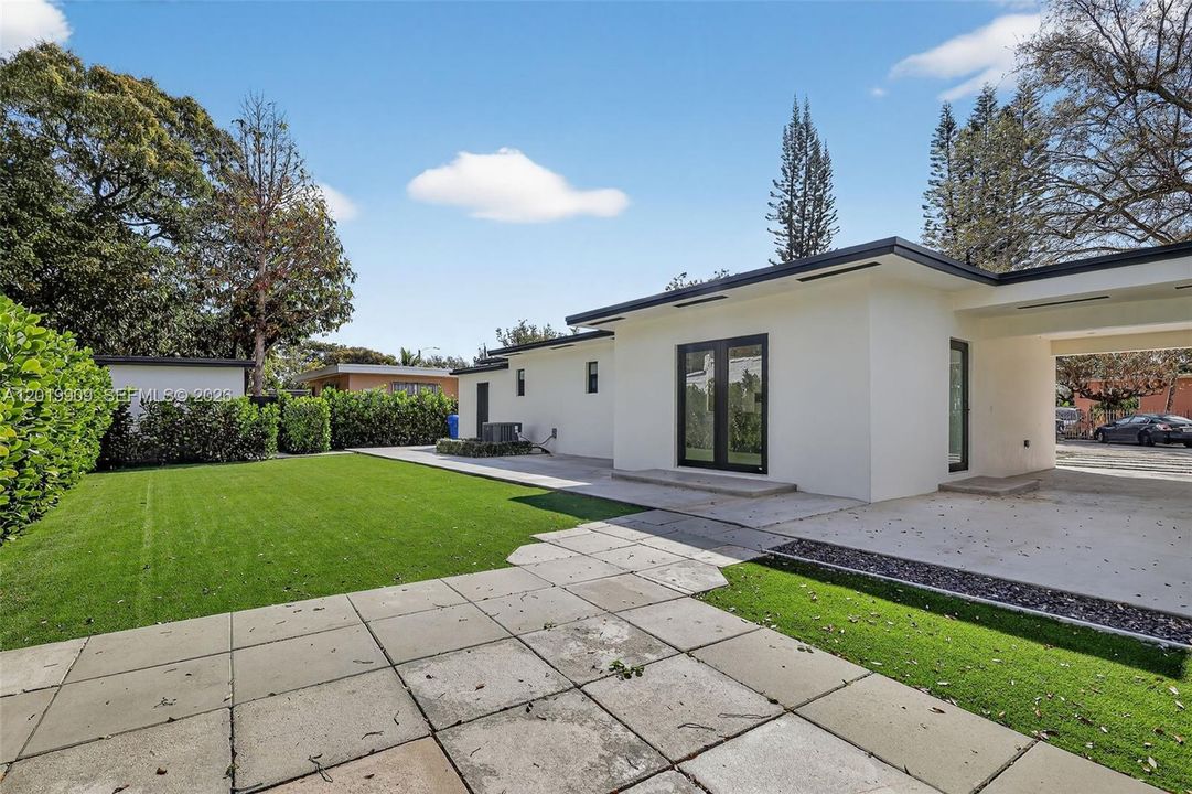 En Venta: $849,000 (3 camas, 2 baños, 1147 Pies cuadrados)