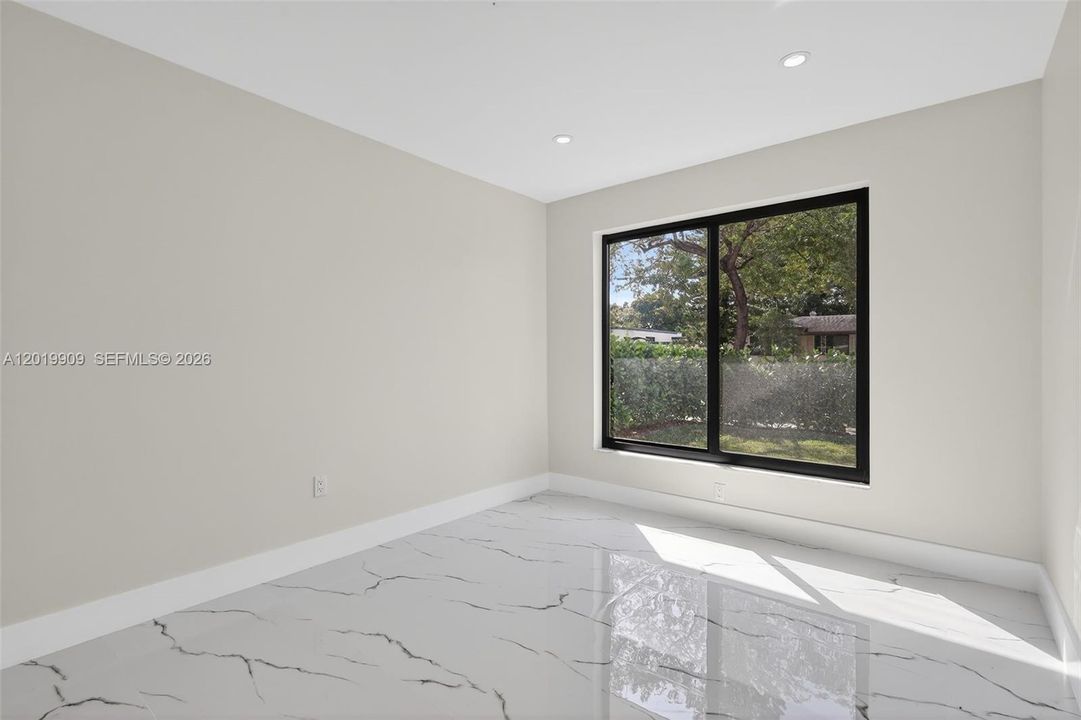 En Venta: $849,000 (3 camas, 2 baños, 1147 Pies cuadrados)