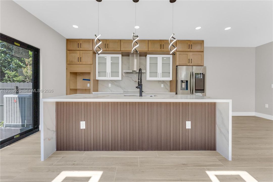 For Sale: $635,000 (4 beds, 2 baths, 1925 Square Feet)