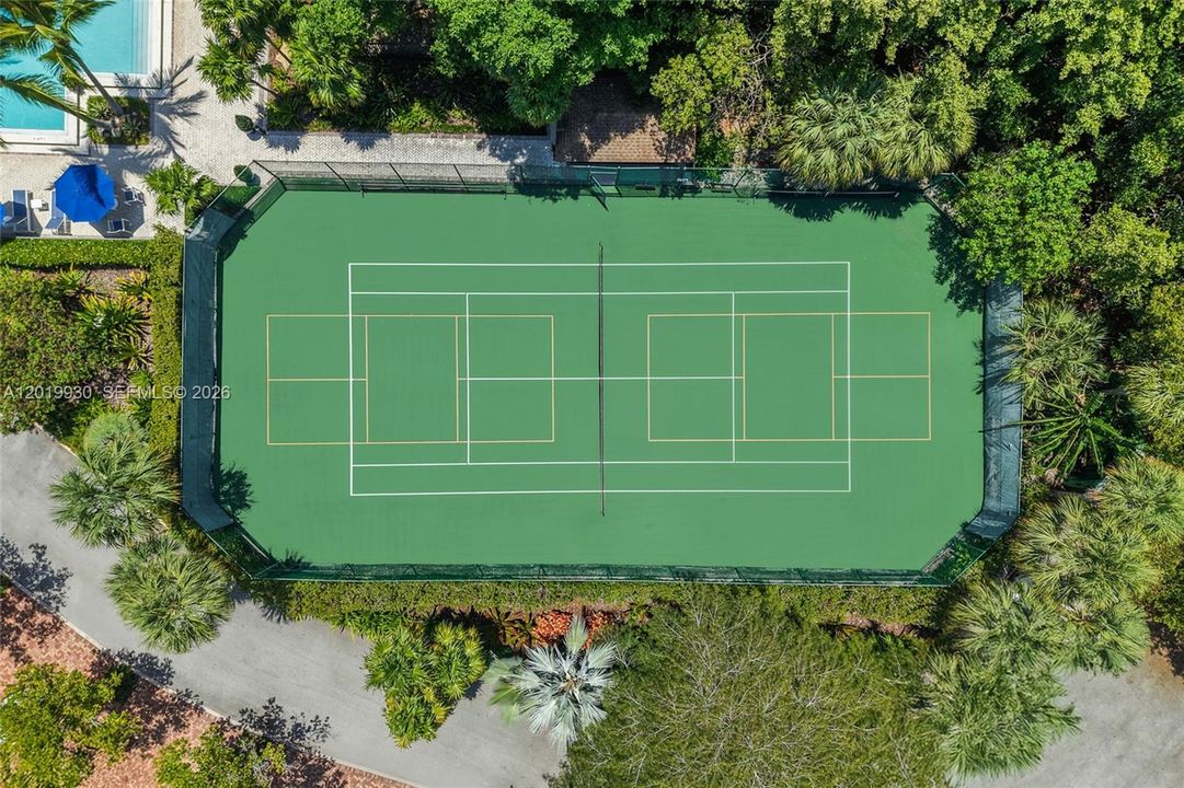 В аренду: $16,000 (4 спален, 3 ванн, 4800 Квадратных фут)