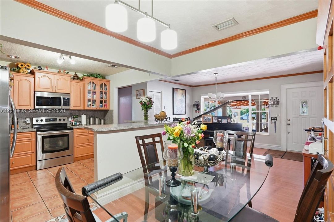 For Sale: $1,367,000 (7 beds, 5 baths, 3684 Square Feet)