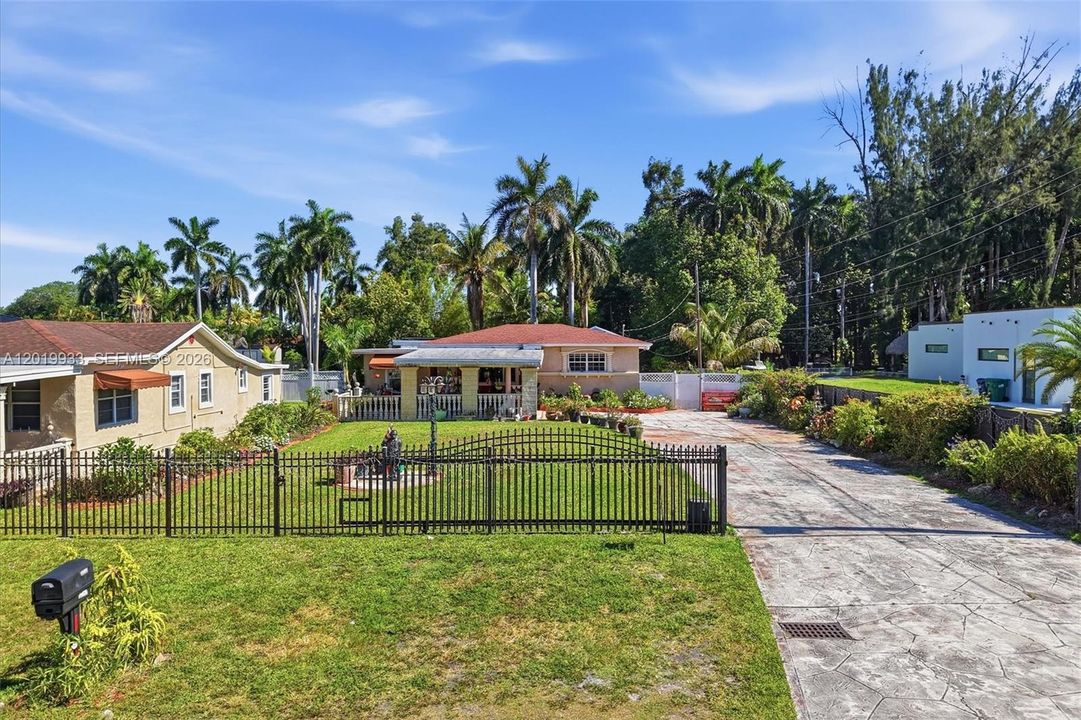 For Sale: $1,367,000 (7 beds, 5 baths, 3684 Square Feet)