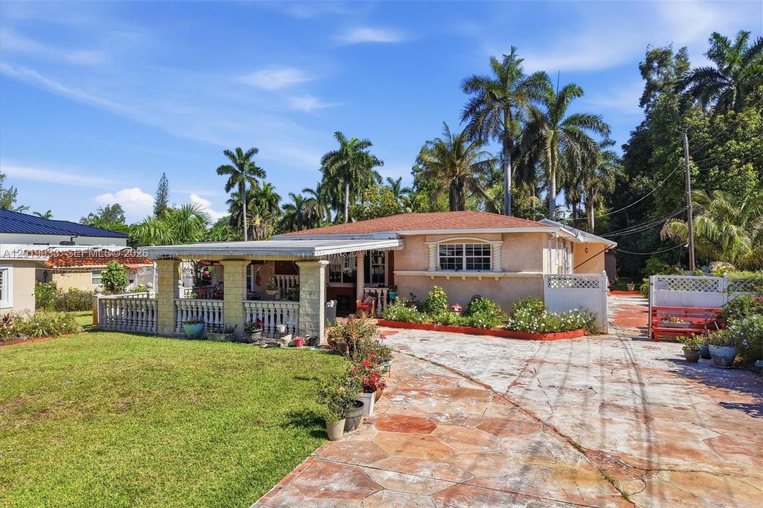 For Sale: $1,367,000 (7 beds, 5 baths, 3684 Square Feet)
