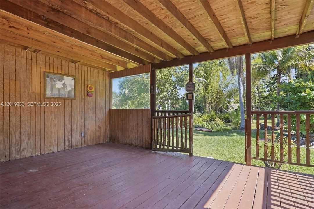 For Sale: $1,367,000 (7 beds, 5 baths, 3684 Square Feet)