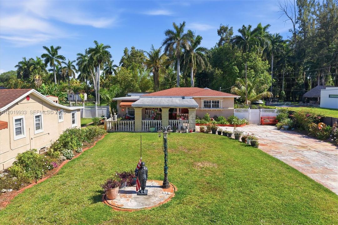 For Sale: $1,367,000 (7 beds, 5 baths, 3684 Square Feet)