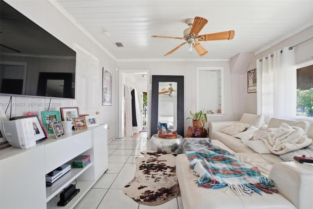 For Sale: $1,367,000 (7 beds, 5 baths, 3684 Square Feet)