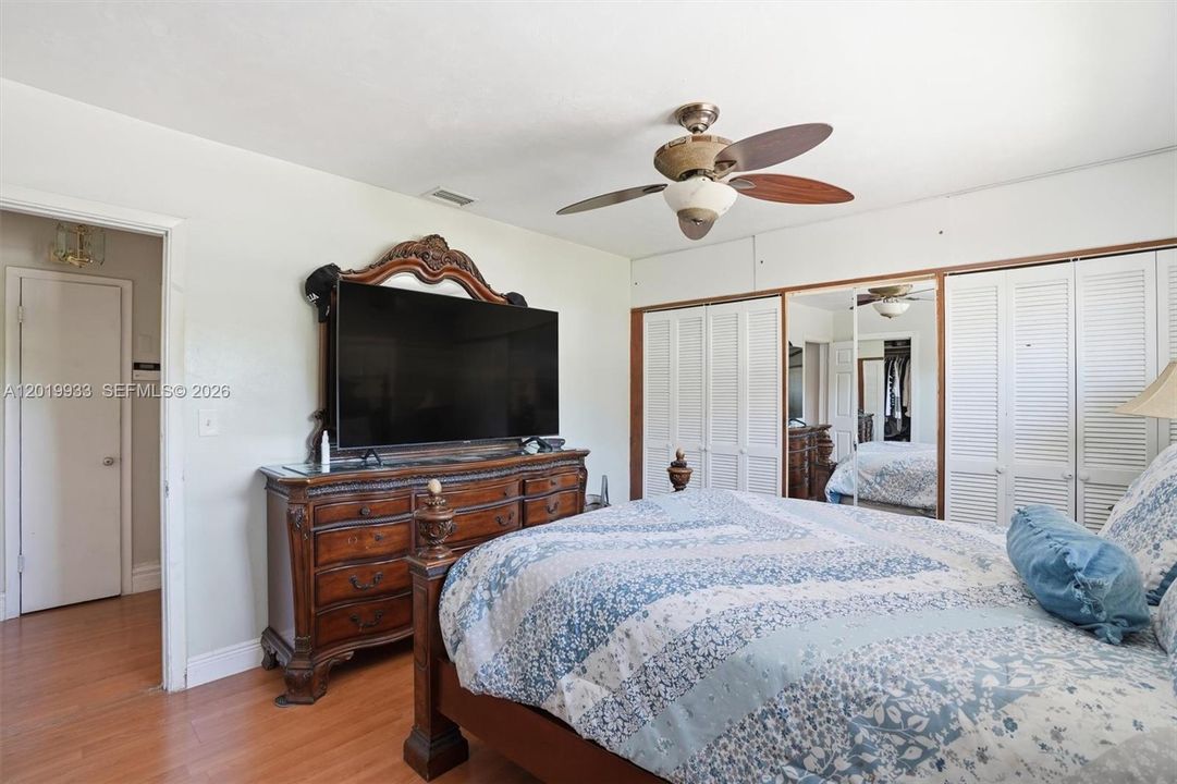 For Sale: $1,367,000 (7 beds, 5 baths, 3684 Square Feet)
