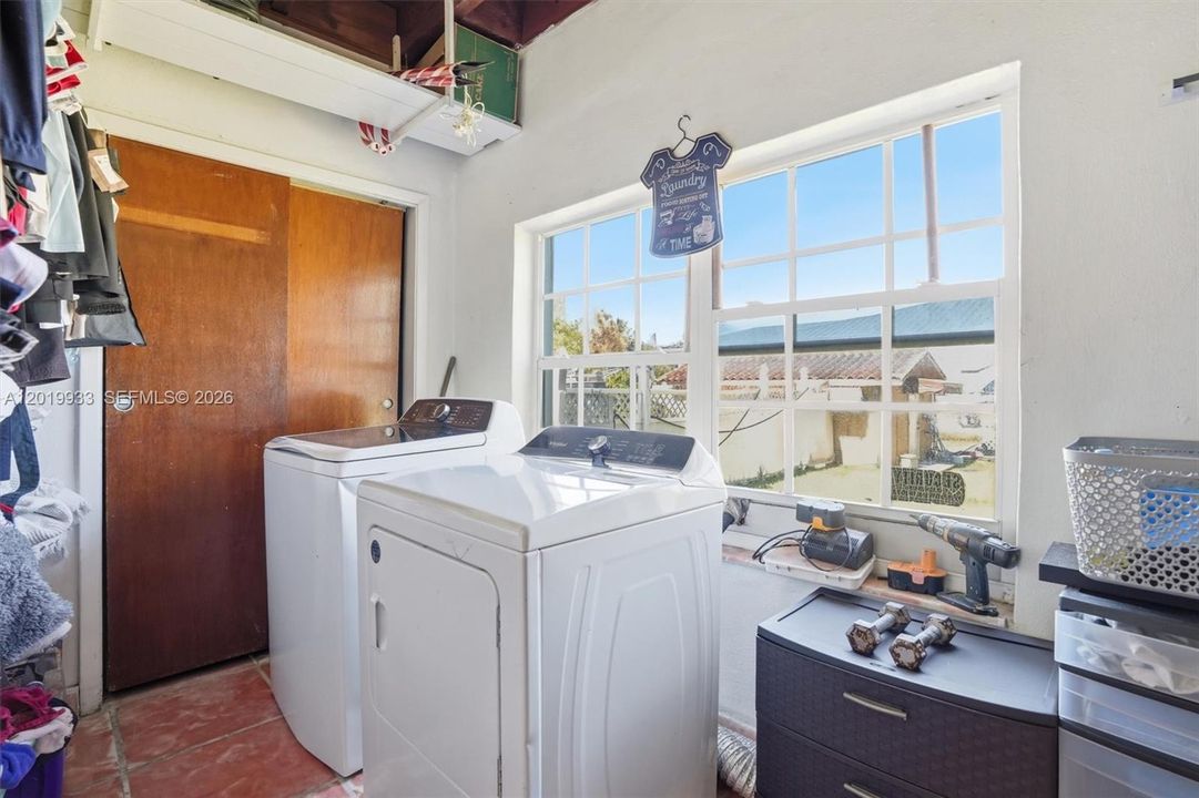 For Sale: $1,367,000 (7 beds, 5 baths, 3684 Square Feet)