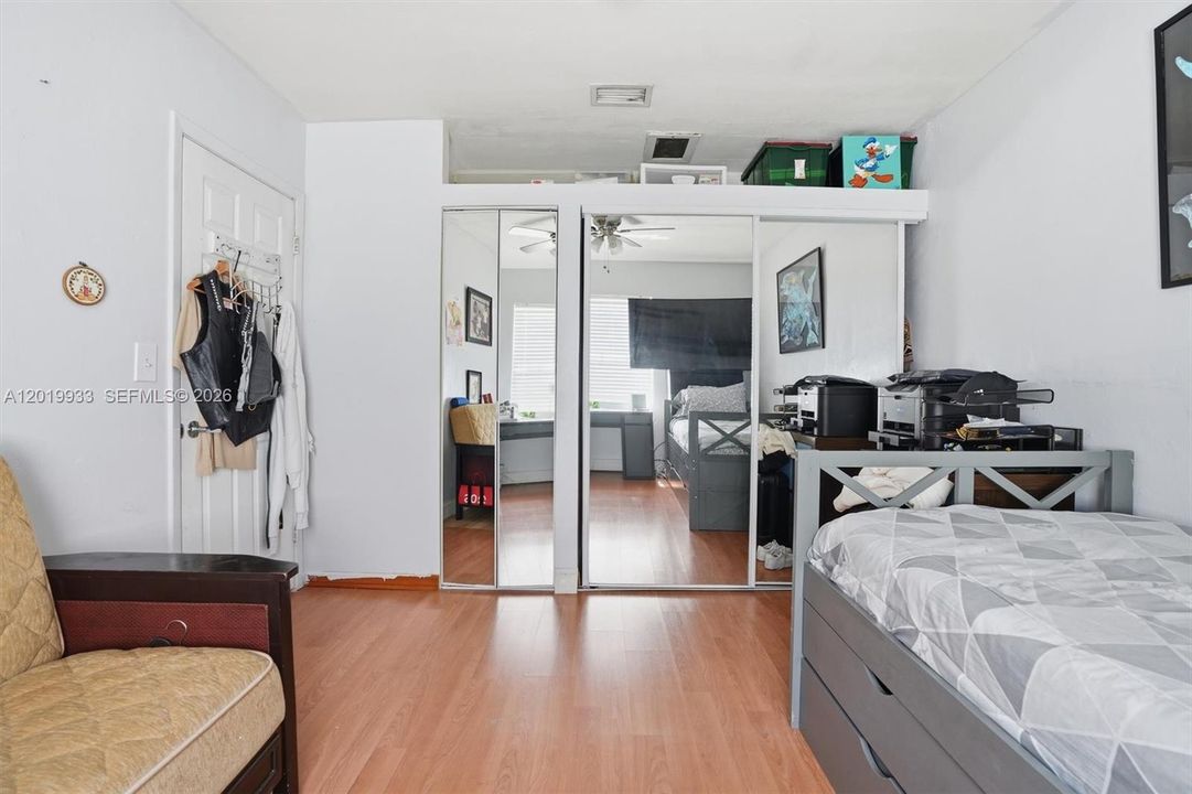 For Sale: $1,367,000 (7 beds, 5 baths, 3684 Square Feet)