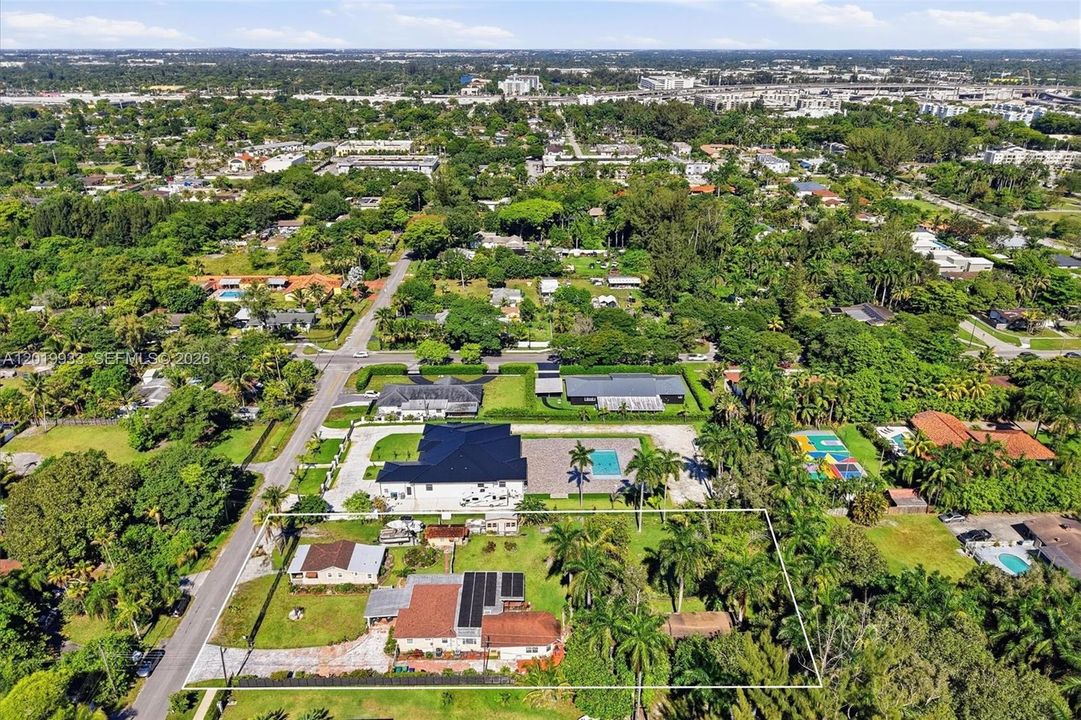 For Sale: $1,367,000 (7 beds, 5 baths, 3684 Square Feet)