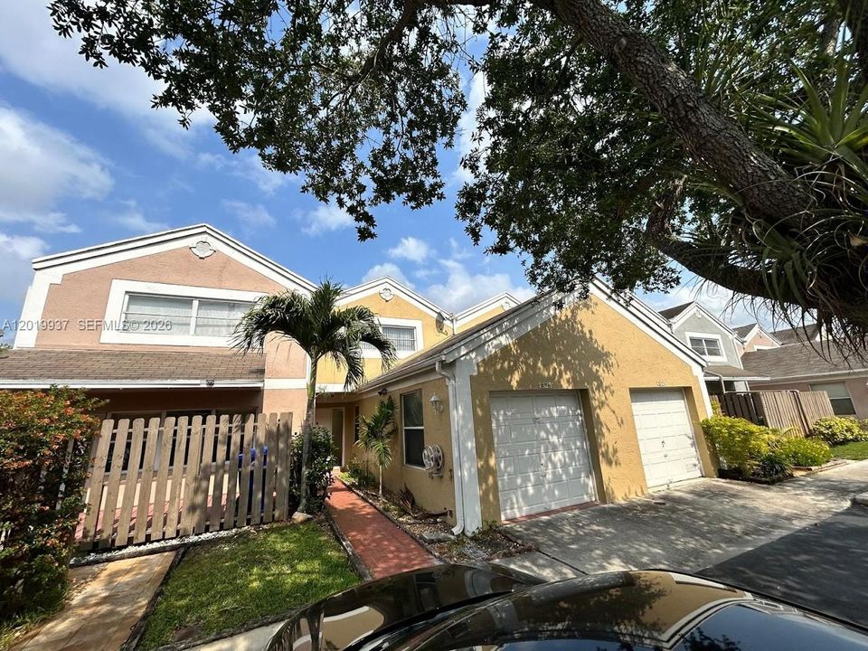 For Rent: $2,950 (2 beds, 2 baths, 1266 Square Feet)