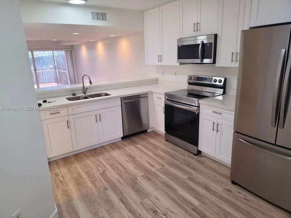 For Rent: $2,950 (2 beds, 2 baths, 1266 Square Feet)