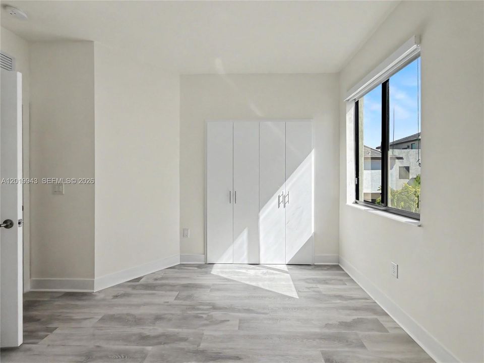 Active With Contract: $4,100 (3 beds, 2 baths, 1424 Square Feet)