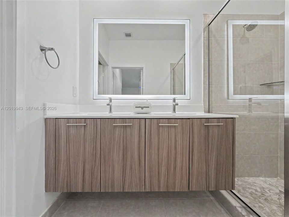 Active With Contract: $4,100 (3 beds, 2 baths, 1424 Square Feet)