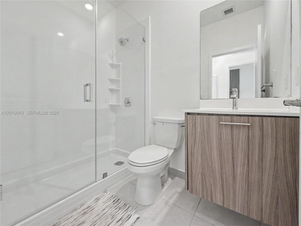 Active With Contract: $4,100 (3 beds, 2 baths, 1424 Square Feet)