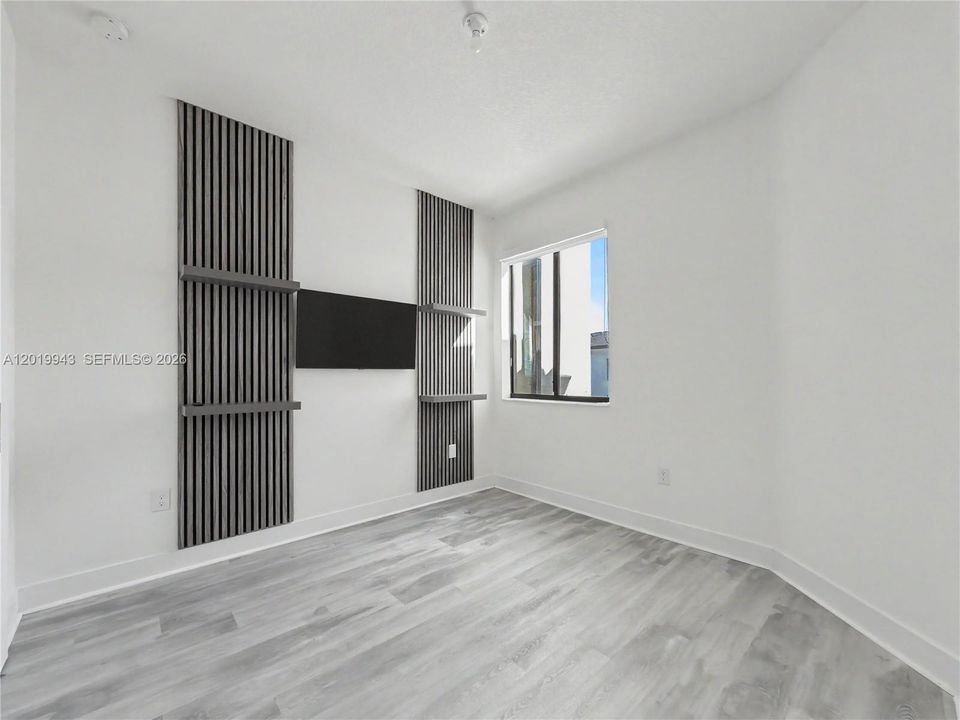 Active With Contract: $4,100 (3 beds, 2 baths, 1424 Square Feet)