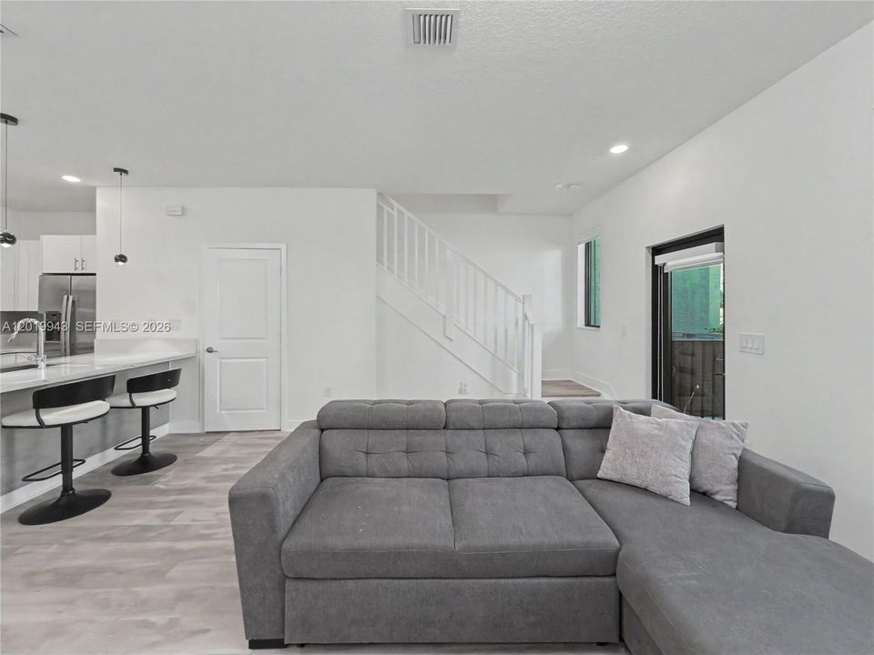 Active With Contract: $4,100 (3 beds, 2 baths, 1424 Square Feet)
