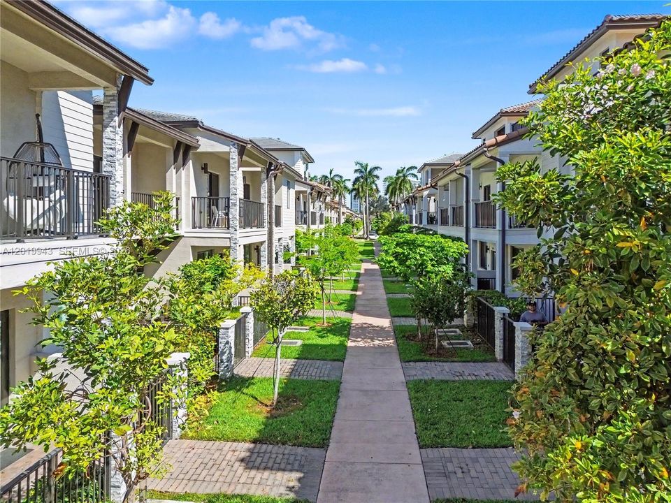 Active With Contract: $4,100 (3 beds, 2 baths, 1424 Square Feet)