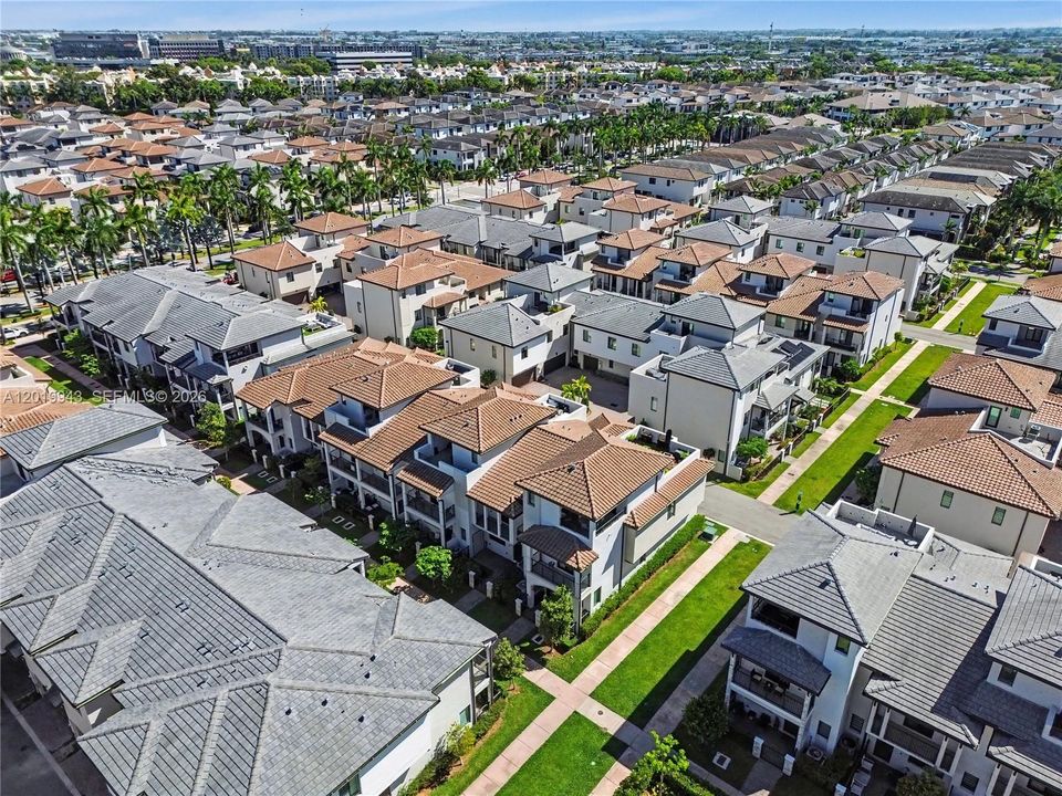 Active With Contract: $4,100 (3 beds, 2 baths, 1424 Square Feet)